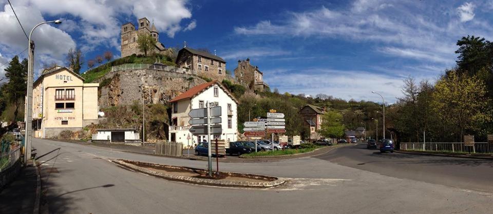 Logis Hotel De La Paix Saint-Nectaire Exteriér fotografie